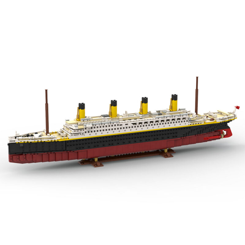 MOC-Titanic-modernes-Kreuzfahrtschiff-im-Massstab-1400-Klemmbausteine-3