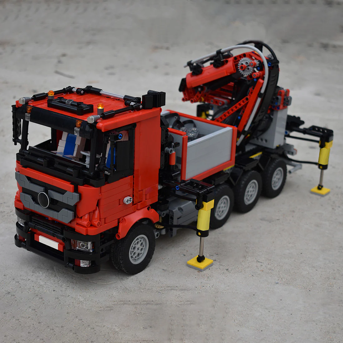 lesdiy-heavy-duty-hydraulic-crane-klemmbausteine-06.webp