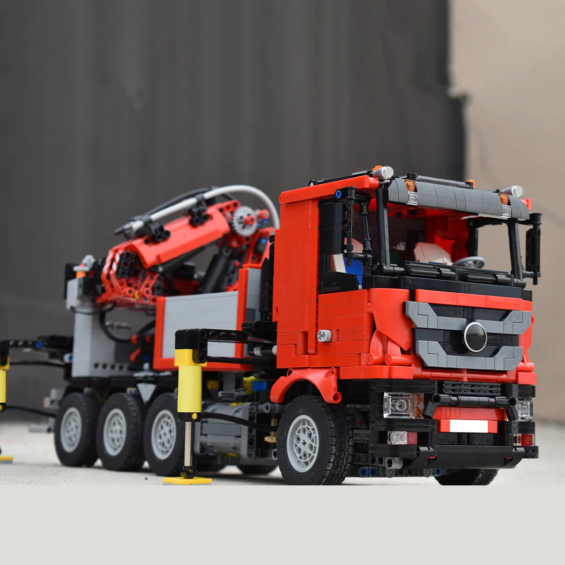 lesdiy-heavy-duty-hydraulic-crane-klemmbausteine-08.webp
