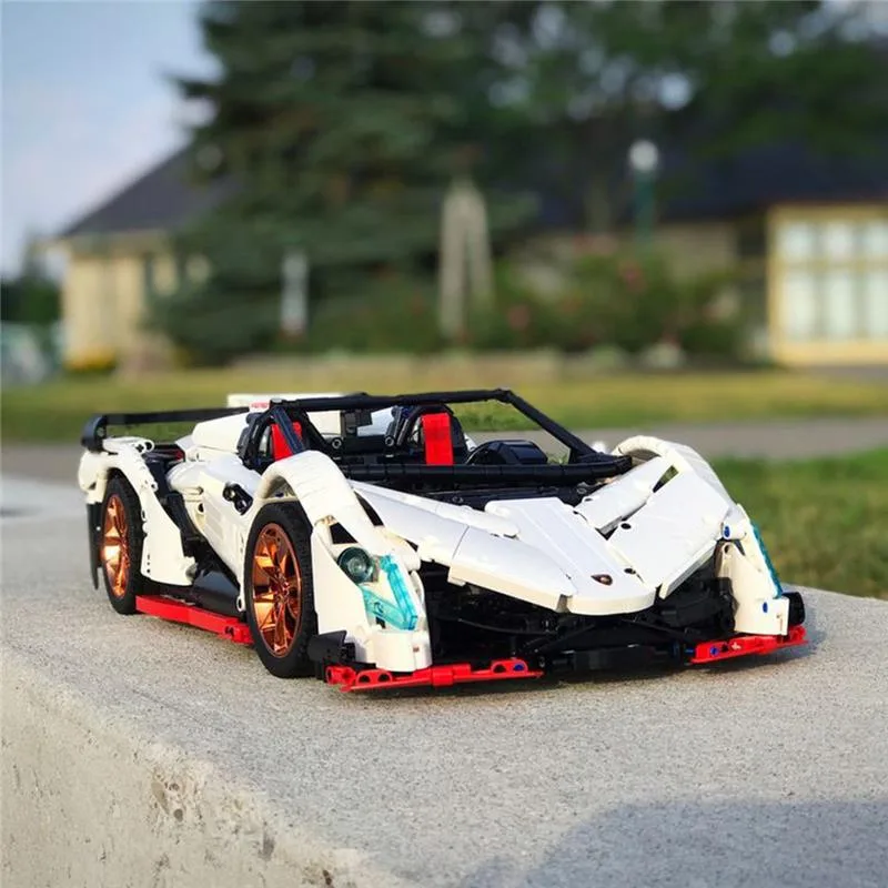 MOC-10574-Lamborghini-Veneno-Roadster-Pirelli-Edition-zum-50-jahrigen-Jubilaum-Klemmbausteine-2