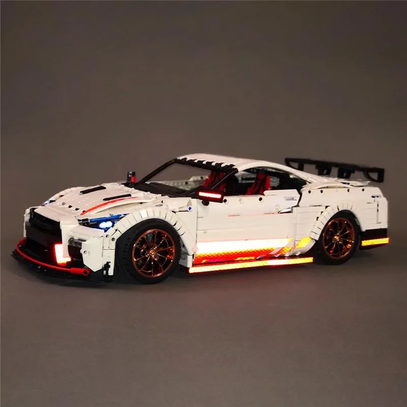 MOC-25326-Nissan-GT-R-Klemmbausteine-2