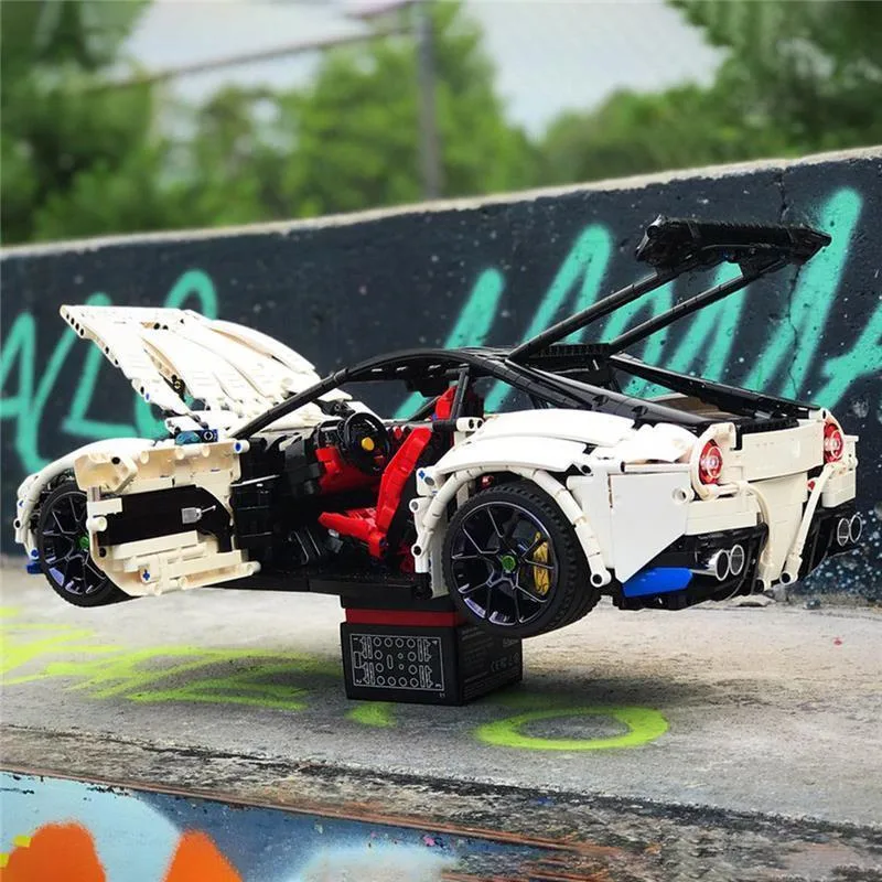 MOC-41271-Ferrari-F12-Klemmbausteine-2