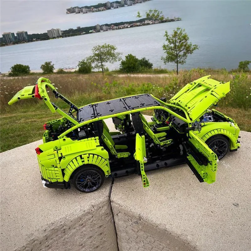 MOC-96212-Lamborghini-Urus-Klemmbausteine-5