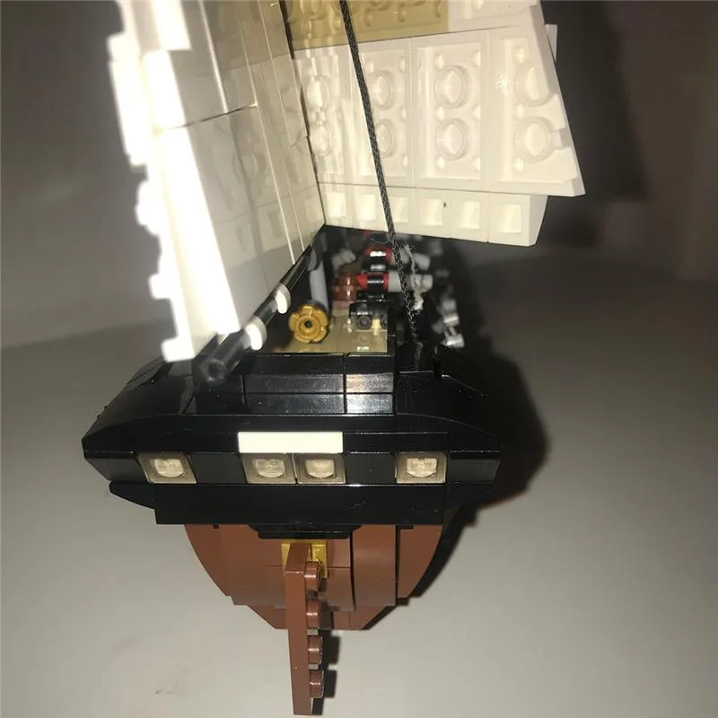 MOC-40456-1200-USS-Constitution-Ship-Klemmbausteine-6