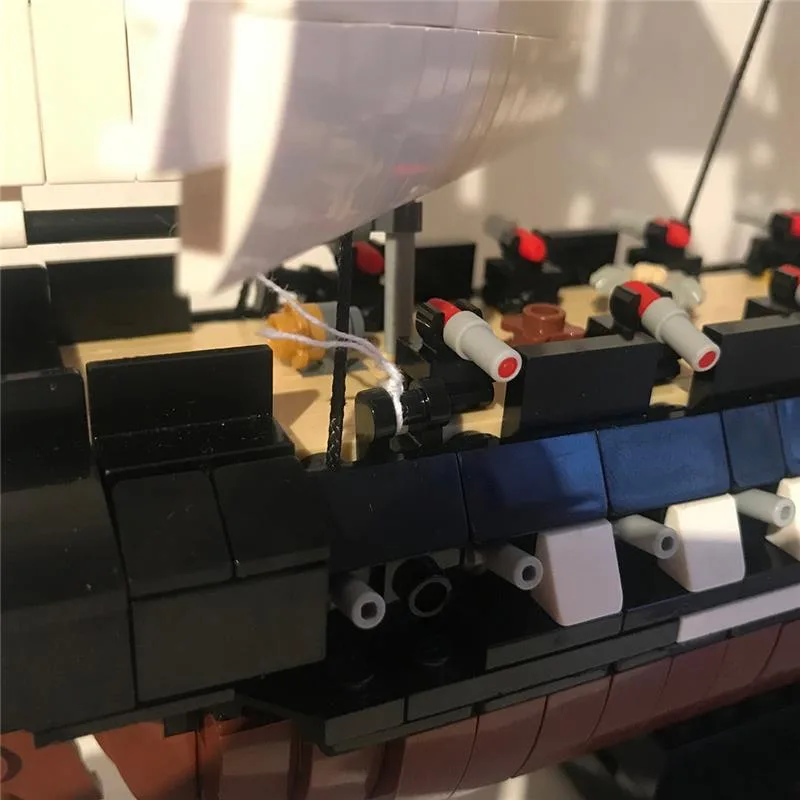 MOC-40456-1200-USS-Constitution-Ship-Klemmbausteine-8