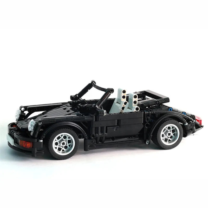 MOC-8013-Porsche-964911-Cabriolet-4