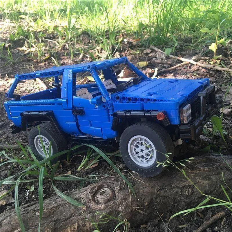 MOC-56024-Trophy-Trial-Truck-4