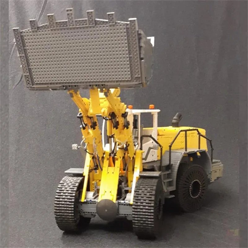 MOC-49777-Technic-Liebherr-L586-Klemmbausteine-2