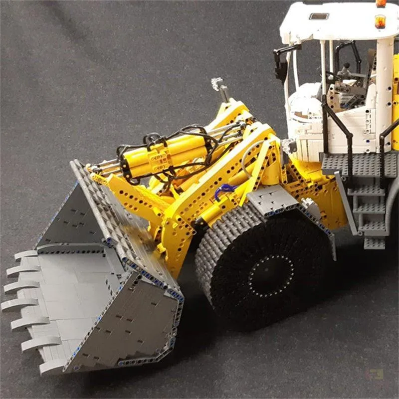 MOC-49777-Technic-Liebherr-L586-Klemmbausteine-3