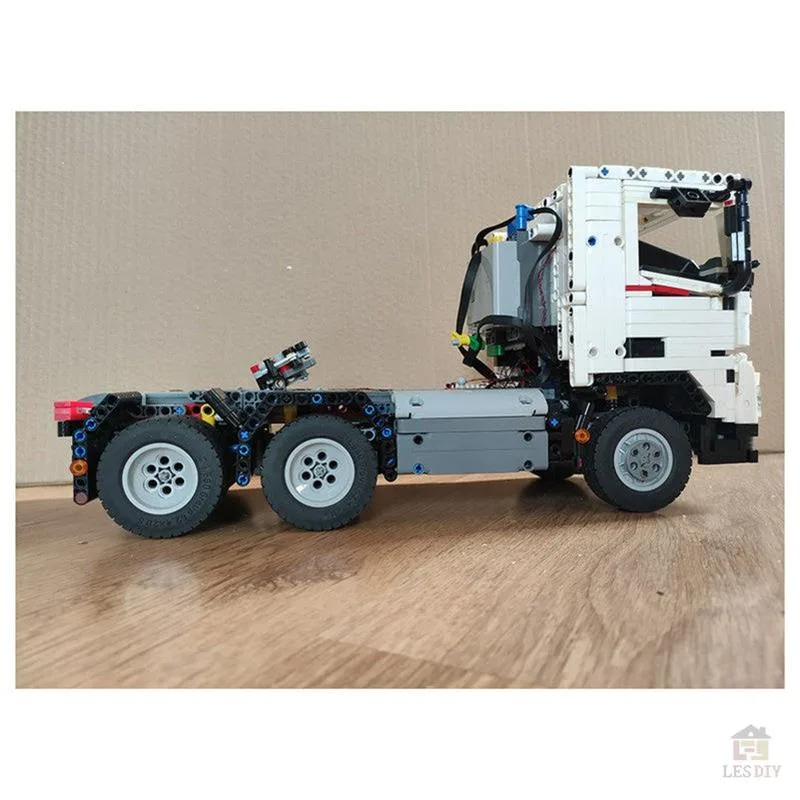 MOC-77580-Technik-Volve-FMX-6x4-Traktor-4