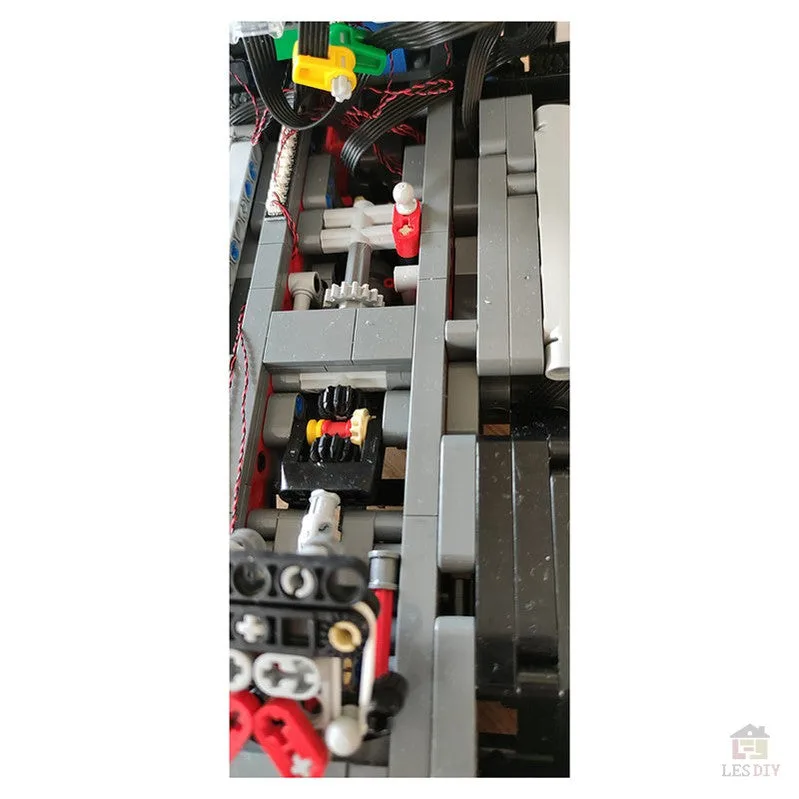 MOC-77580-Technik-Volve-FMX-6x4-Traktor-9